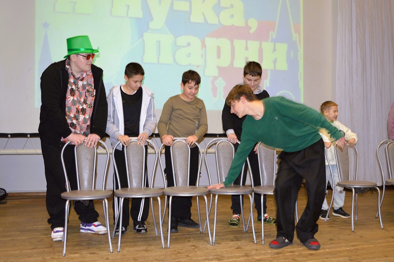 "Народные забавы" - день мальчиков.