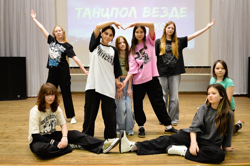 "Весна идет - весне дорогу!" - девиз третьей смены.